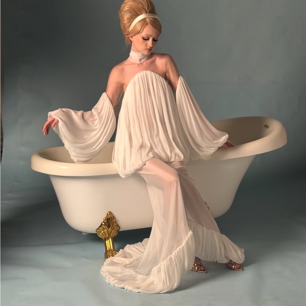 DATT OFFICIAL MOON GOWN NEVER WORN. - Picture 5 of 6